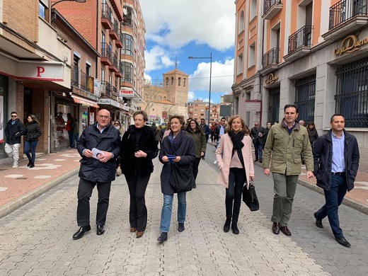 Visita de Isabel García Tejerina a la sede del PARTIDO POPULAR de Medina del Campo.