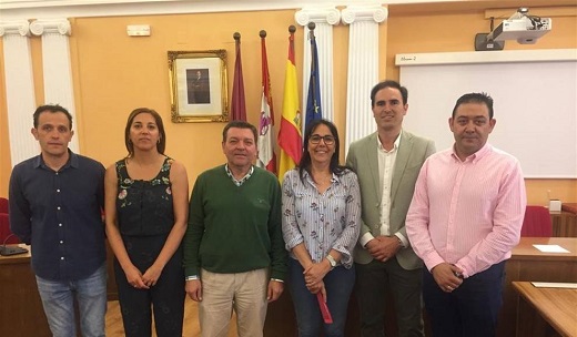 Los diputados elegidos en el partido judicial de Medina, junto al secretario general provincial, Luis Miguel Gago.