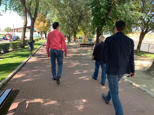 Visita del alcalde de Medina del Campo, Guzmás Gómez Alonso al Paseo de Versalles