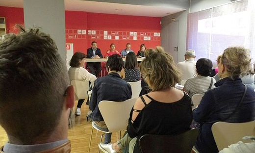 Miembros destacados del PSOE pedirán el voto mañana en el mercadillo dominical.