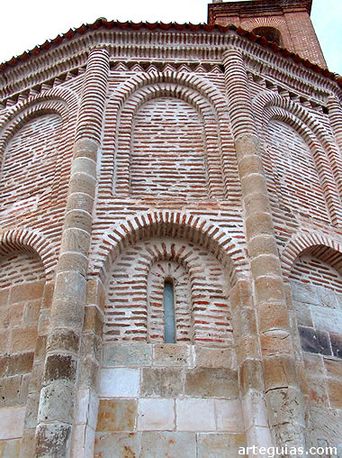 Iglesia Parroquial de San Juan Bautista - Fresno el Viejo Iglesia Parroquial de San Juan Bautista - Fresno el Viejo