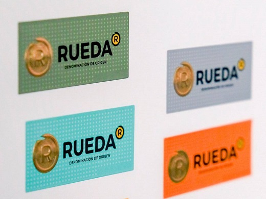Las nuevas contraetiquetas de la DO Rueda diferenciarán las variedades por colores / Cadena Ser