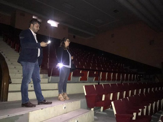 Visita del alcalde de Medina del Campo, Guzmás Gómez Alonso al Teatro Olimpia.