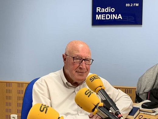 Alfonso Hernández, en la habitual tertulia de los martes en Radio Medina / Cadena SER