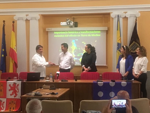 En el Ayuntamiento de Medina del Campo con David Muriel Alonso, Miguel Esteban de Iscar, Patricia Carreño, Nadia González Medina y Cris AraMat.