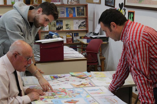 Reunión del jurado del concurso de dibujo sobre la Semana Santa en Tierras de Medina / Cadena Ser