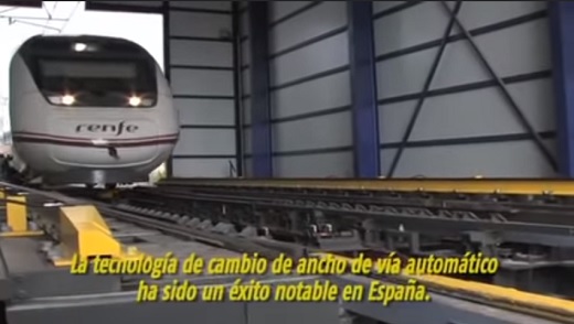 Renfe Alvia - 730 en el cambiador de ancho de Medina del Campo