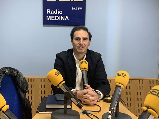 El alcalde, Guzmán Gómez, ha repasado en Radio Medina algunos temas de actualidad / Cadena SER

