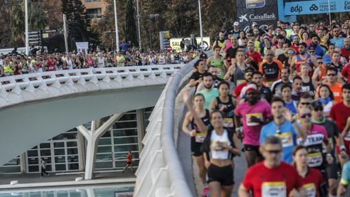Participantes en la edición de 2019 del maratón de Valencia - Rober Solsona
