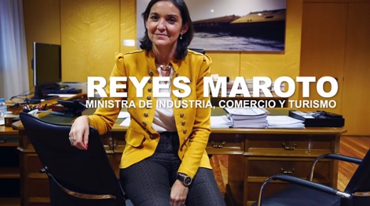 La ministra de Industria, Reyes Maroto, durante la entrevista con EL PERIÓDICO / DAVID CASTRO
