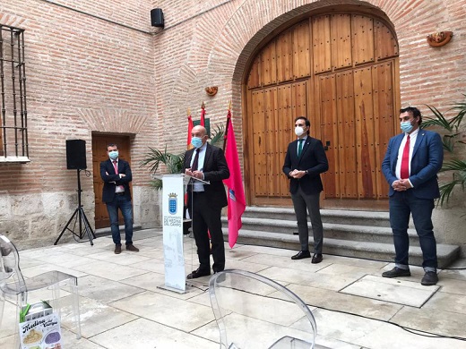 Presentación del corredor Espacio 602 en el Ayuntamiento de Medina del Campo / Cadena Ser