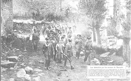 Obreros detenidos en Barruelo como consecuencia de la revolución de octubre de 1934. /MUNDO GRÁFICO