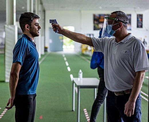 El campeón de España, Sergio Juárez, en una toma de temperatura. Foto: Jonathan Tajes