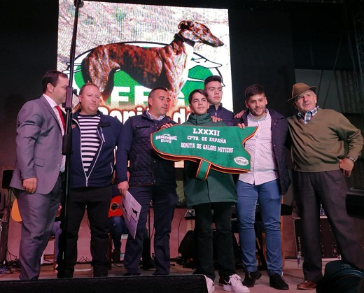 La presentación del Campeonato Nacional de Galgos en Campo cuelga el cartel de no hay billetes.