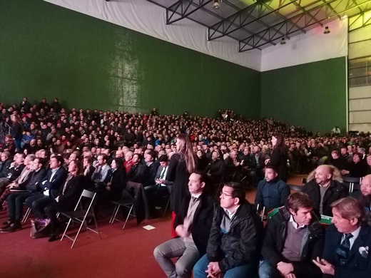 La presentación del Campeonato Nacional de Galgos en Campo cuelga el cartel de no hay billetes.