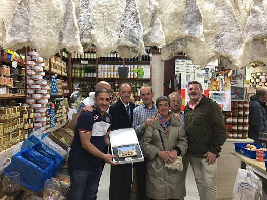 Premio ‘El Paraje Bilbaíno’ a Ultramarinos Gregorio Martín