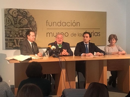 D. Antonio Sánchez del Barrio, Director de la Fundación Museo de las Ferias, D. Severiano Hernández Vicente, Subdirector General de los Archivos Estatales del Ministerio de Cultura y Deporte. D. Guzman Gomez Alonso, Alcalde Ayuntamiento de Medina del Campo y Presidente de las Fundaciones Simón Ruiz y Fundación Museo de las Ferias y Dª Cristina Emperador Ortega, Directora del Archivo de la Real Chancillería de Valladolid.