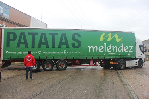 Patatas Meléndez continúa con su plan de donaciones para la lucha del COVID-19 y entrega 50.000 Kilos de patatas para Cruz Roja de Castilla y León.