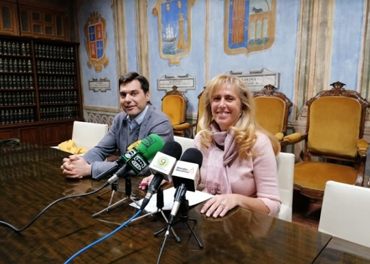Paloma Domínguez junto al portavoz del PP, Luis Carlos Salcedo