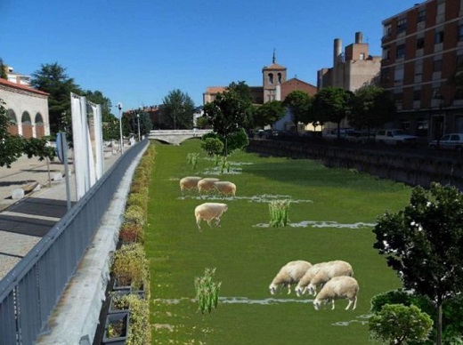 Una de las imágenes del proyecto, que incluye la eliminación de la solera de hormigón en tramo urbano, aguas arriba del puente de San Miguel. Revegetaciones y manejo de pastizal.