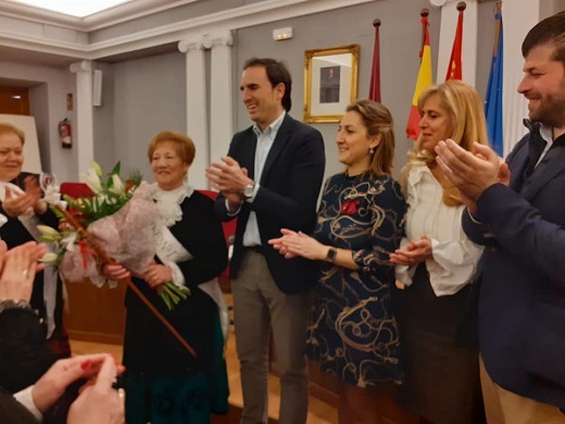 El Alcalde, Guzman Gomez Alonso, ha entregado esta mañana el bastón de mando de la villa a las Aguedas de Medina del Campo.