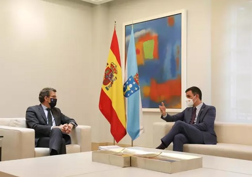 Sánchez ratifica a Feijóo que el AVE a Galicia estará en servicio en el segundo semestre de 2021. 
