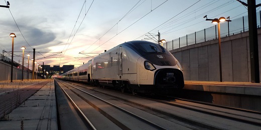 Tren de alta velocidad Avril, fabricado por Talgo.