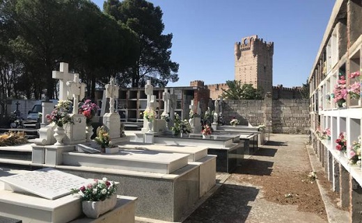 Cementerio de La Mota de Medina del Campo. / P. G.