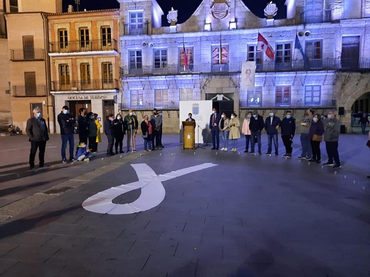 “CÍRCULOS DE HOMBRES” en la Plaza Mayor.