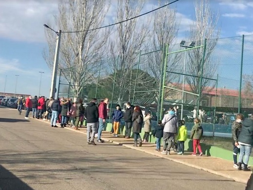 Medina del Campo. Con la presencia de personajes infantiles se ha iniciado este sábado la vacunación de los más pequeños.