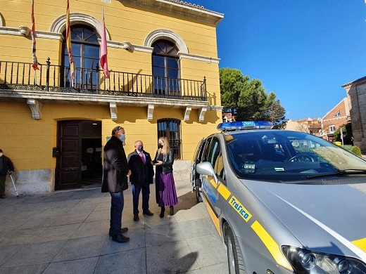Acto de entrega del equipamiento. - Foto: Subdelegación del Gobierno en Valladolid