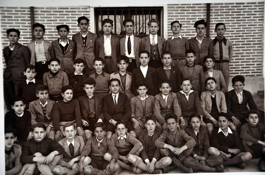 D. Santiago Pereda Martínez con sus alumnos (PUEDE AMPLIARSE) D. Santiago Pereda Martínez con sus alumnos (PUEDE AMPLIARSE)