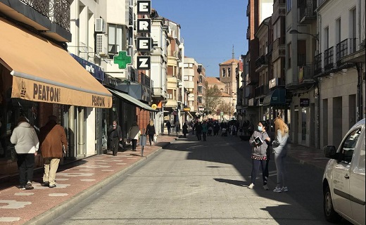 Comercios de la calle Padilla. / P. G.