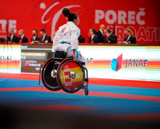 Isabel Fernandez ganadora del Campeonato de Europa de parakárate