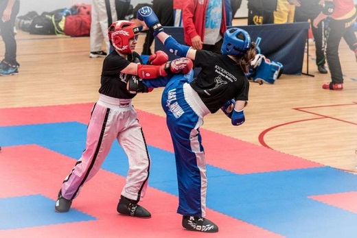 Nueve competidores del Budokán participan en el regional de kickboxing.