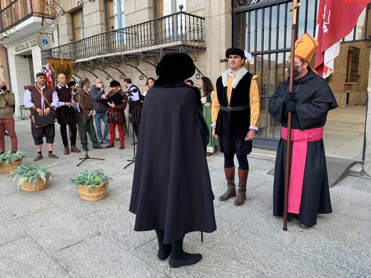 El Emperador Carlos V ya está en Medina del Campo, donde descansará antes de emprender el viaje hasta su retiro en el monasterio de Yuste.