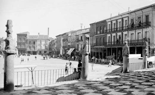 Fotografía antigua de la Plaza Mayor de Medina del Campo. / MINISTERIO DE CULTURA