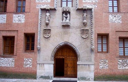 Patio de armas del castillo de la Mota de Medina del Campo