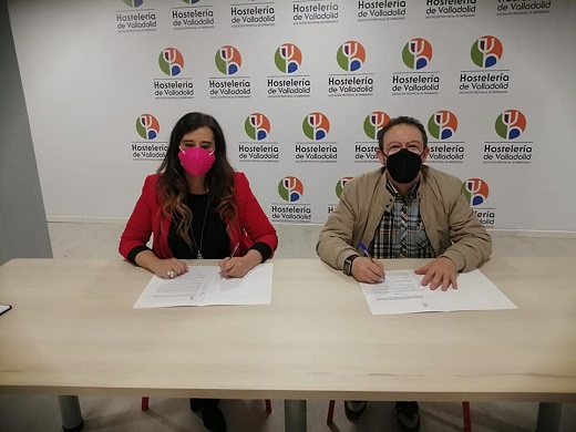 Firma del Convenio de la Asociación Provincial de Hostelería de Valladolid y Asociación de Hostelería de Medina del Campo.