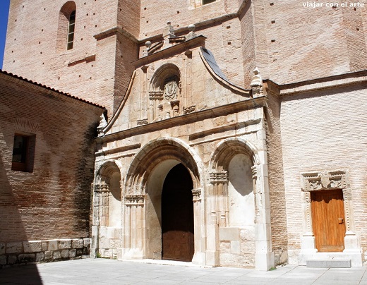 Portada sur. Puerta de los Canónigos