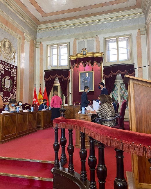 El Alcalde de Medina del Campo, Guzman Gomez Alonso asistió ayer junto a representantes de otros 16 municipios a la Cumbre de la #RutaNebrisense que se celebro en el Ayuntamiento de Alcalá de Henares