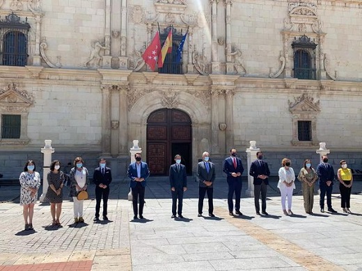 El Alcalde de Medina del Campo, Guzman Gomez Alonso asistió ayer junto a representantes de otros 16 municipios a la Cumbre de la #RutaNebrisense que se celebro en el Ayuntamiento de Alcalá de Henares