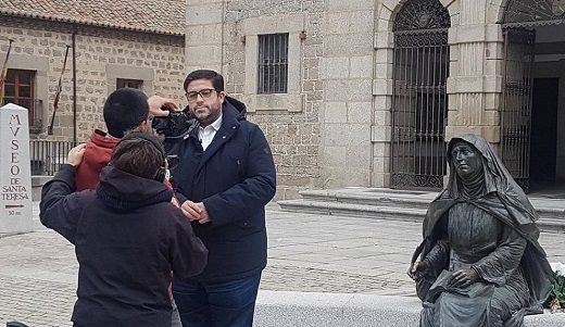 El alcalde de Ávila, Jesús Manuel Sánchez Cabrera, durante la grabación.