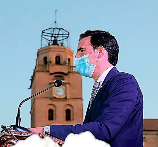 El alcalde de Medina, Guzmán Gómez, en la presentación del pregón. D. V.