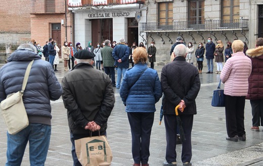 Medina del Campo: Más de un centenar de personas muestran su rechazo a la guerra de Ucrania