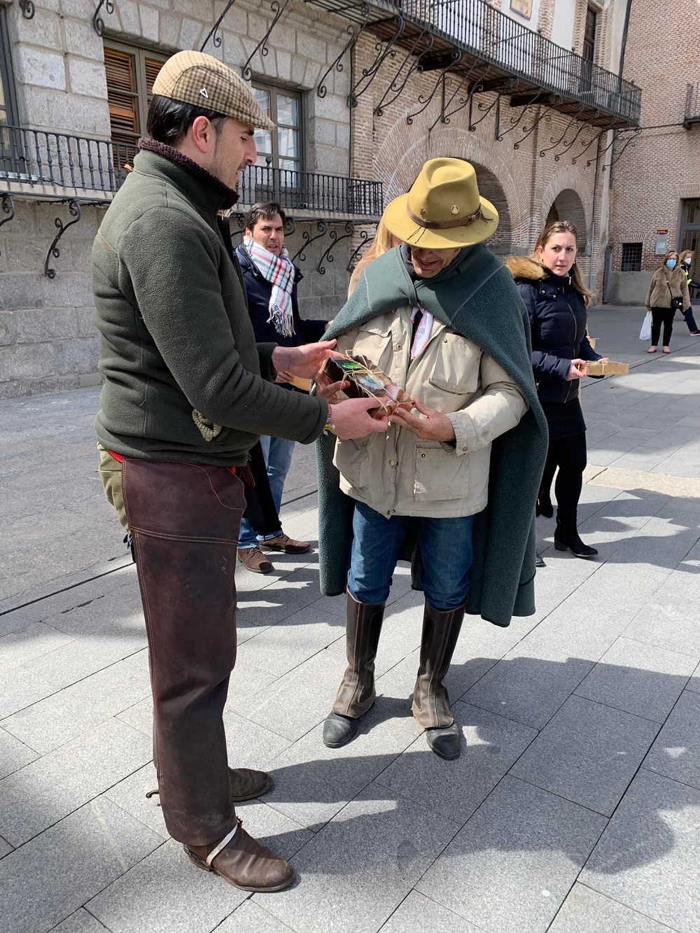 Llegan los jinetes de la Ruta Nebrisense a Medina del Campo. (REGRESAMOS)