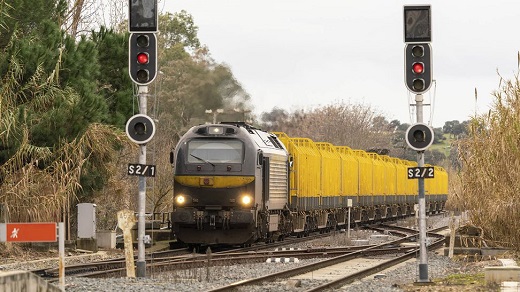 Un tren de mercancías, en una imagen de archivo. (iStock/edufoto9