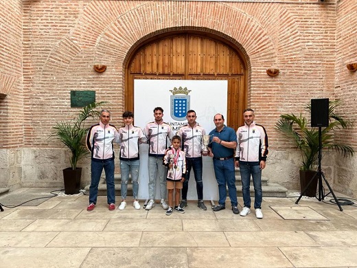 Homenaje al Club de Esgrima El Duque tras su ascenso a categoría oro