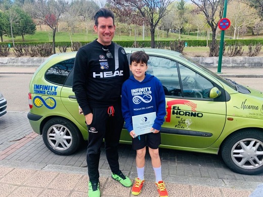 El medinense Pablo Dueñas consigue la segunda posición en el autonómico de tenis