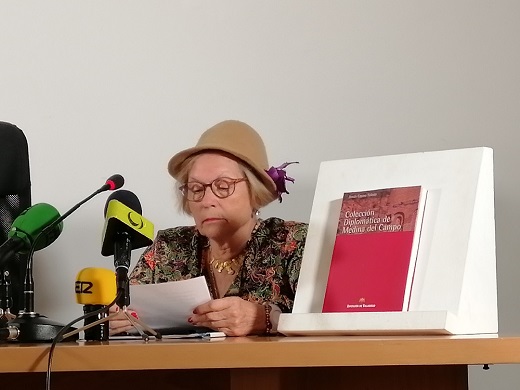 Beatríz Castro en la presentación del libro “Colección Diplomática de Medina del Campo” de Jonás Castro Toledo.